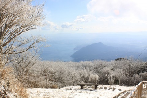 鶴見岳山上は雪景色と霧氷が観られます⛄